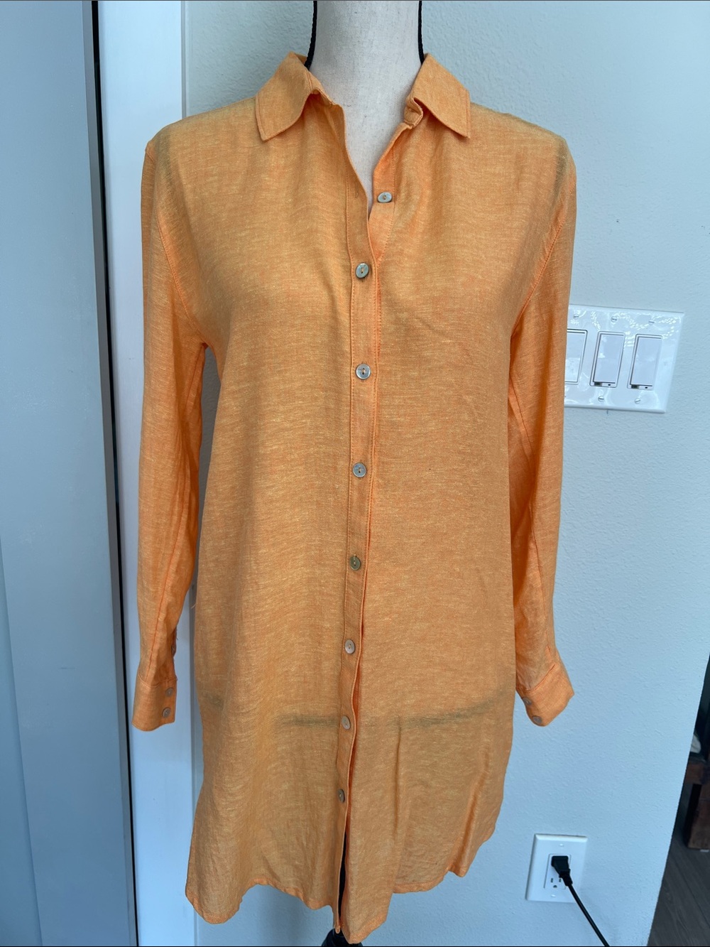 NWOT Tahari Linen Orange Lightweight Button-Up Top